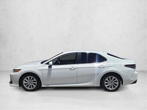 Used 2023 Toyota Camry LE FWD image 9
