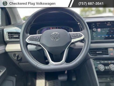 Used 2023 Volkswagen Taos SEL AWD/4WD image 35