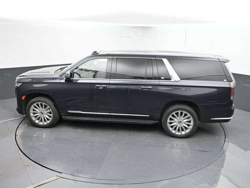 Used 2023 Cadillac Escalade ESV Premium Luxury AWD/4WD image 43