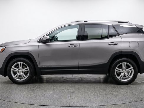 Used 2024 GMC Terrain SLE FWD image 5