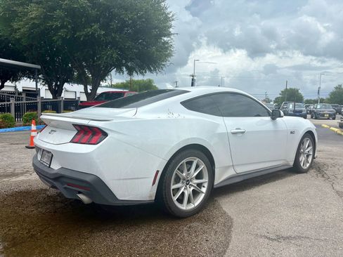 Used 2025 Ford Mustang GT Premium RWD image 5