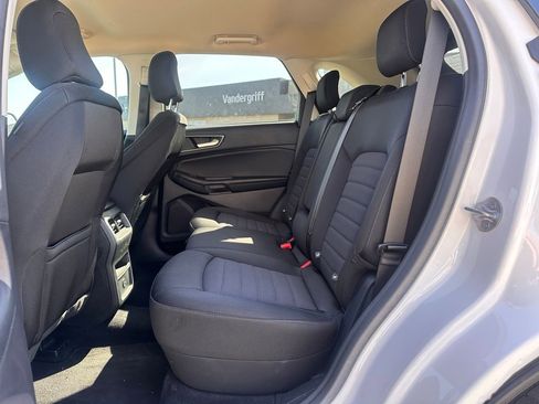 Used 2022 Ford Edge SE image 12