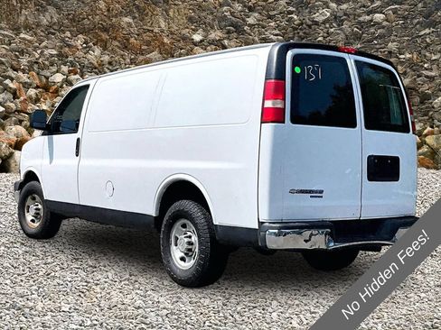 Used 2013 Chevrolet Express 2500 w/ Chrome Appearance Package RWD image 9