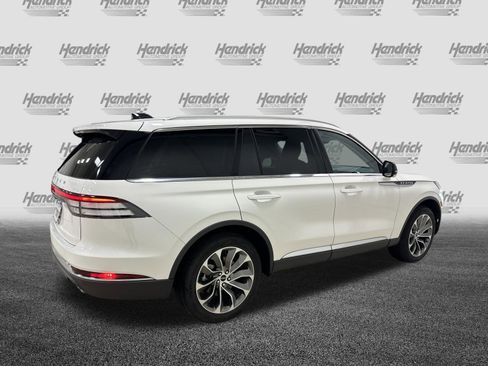 Used 2025 Lincoln Aviator Reserve AWD/4WD image 10