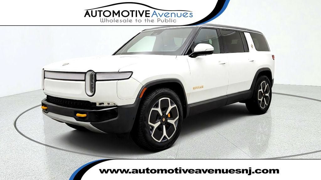 Used 2024 Rivian R1S Adventure Quad AWD/4WD image 1