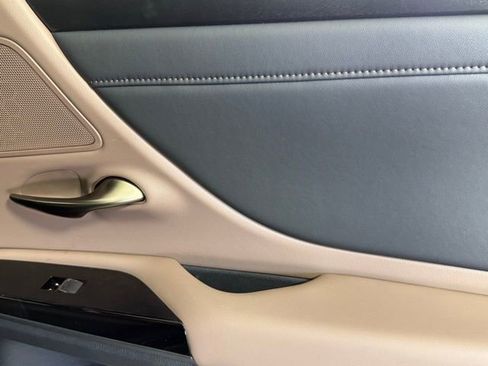 Used 2025 Lexus ES 350 w/ Premium Package image 27