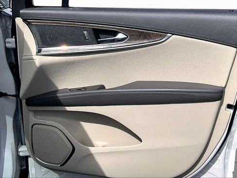 Used 2017 Lincoln MKX Reserve w/ Driver Assistance Package FWD image 27