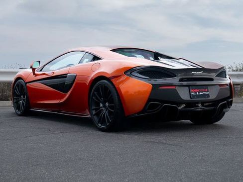 Used 2016 McLaren 570S Coupe RWD image 9