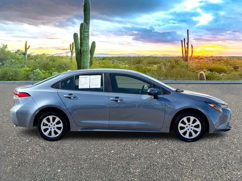 Used 2025 Toyota Corolla LE image 6