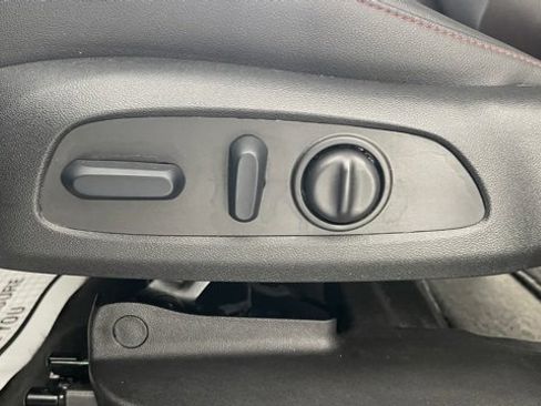 Used 2025 Chevrolet Blazer RS image 34