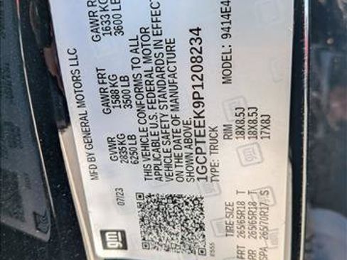 Used 2023 Chevrolet Colorado Trail Boss w/ Technology Package AWD/4WD image 16