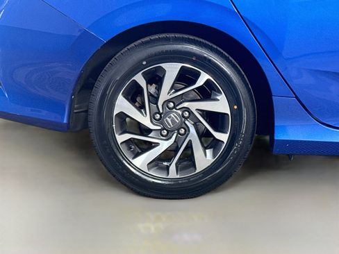 Used 2018 Honda Civic EX image 33