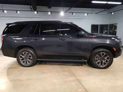 Used 2024 Chevrolet Tahoe Z71 w/ Luxury Package AWD/4WD image 8