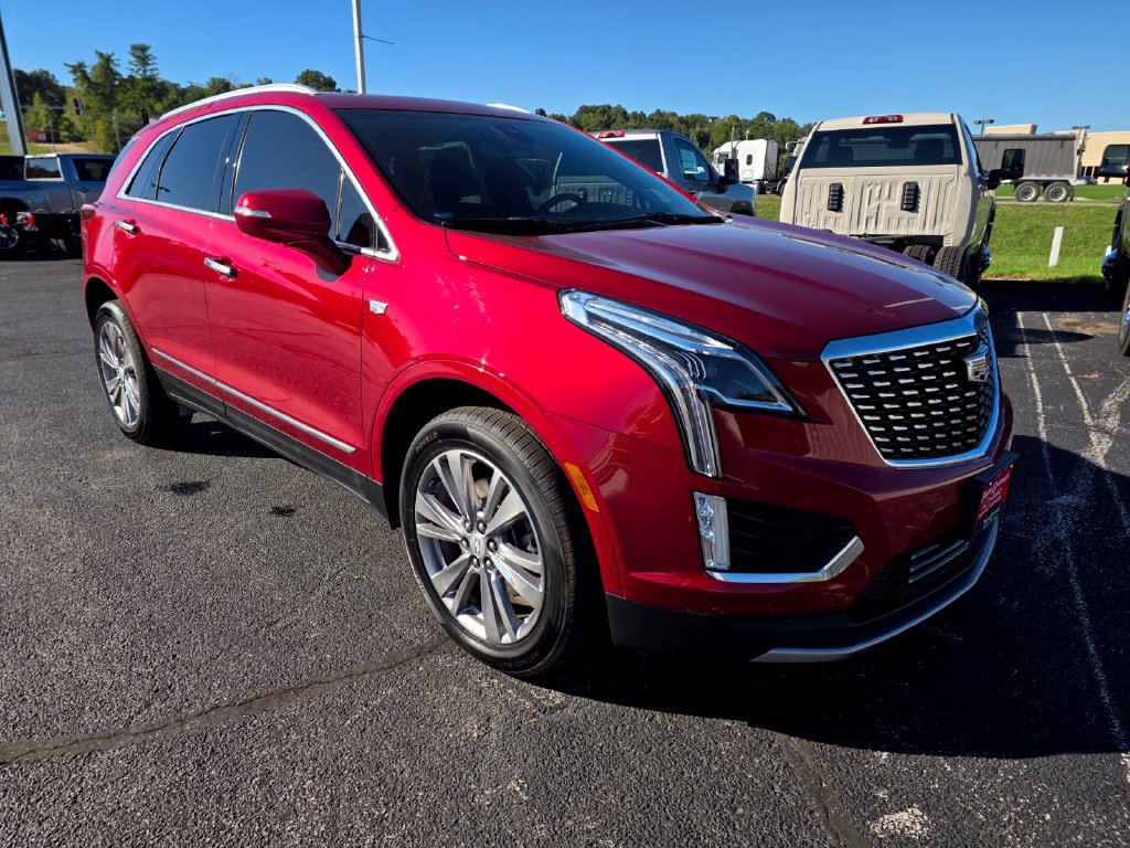 Used 2023 Cadillac XT5 Premium Luxury FWD image 2