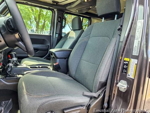 Used 2025 Jeep Wrangler Unlimited Sport S 4xe AWD/4WD image 9