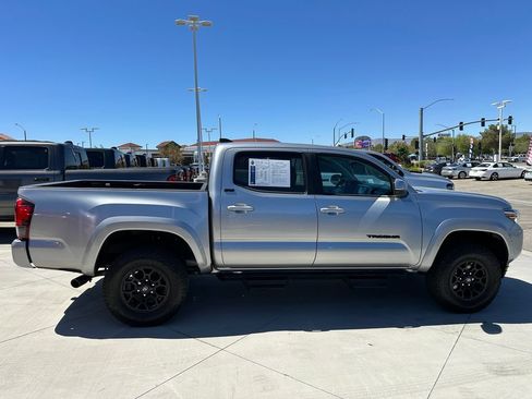 Used 2021 Toyota Tacoma SR5 w/ Technology Package AWD/4WD image 8