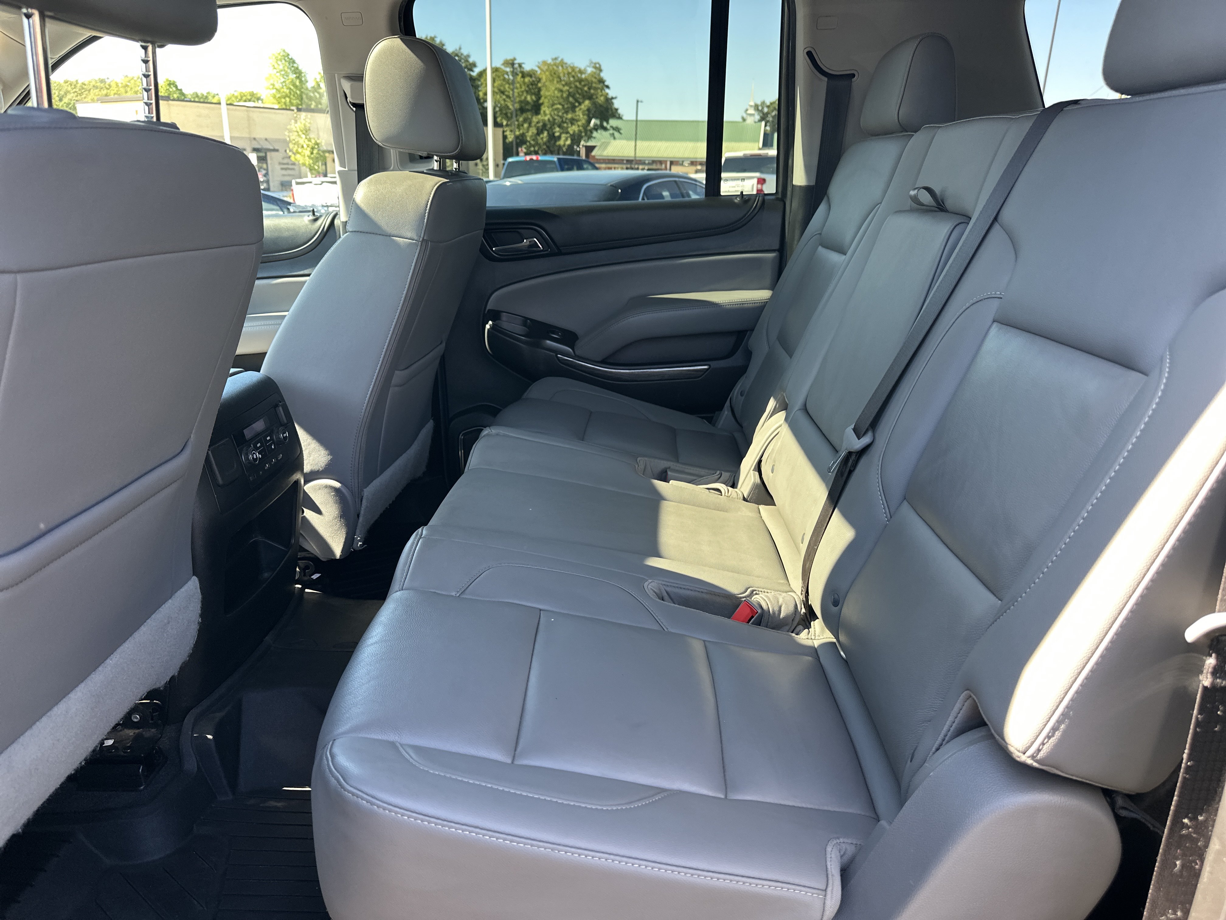 Used 2020 Chevrolet Suburban LT AWD/4WD image 20