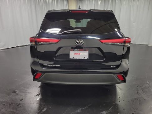 Used 2020 Toyota Highlander XLE FWD image 7