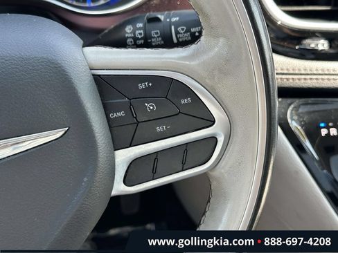 Used 2020 Chrysler Pacifica Limited FWD image 22