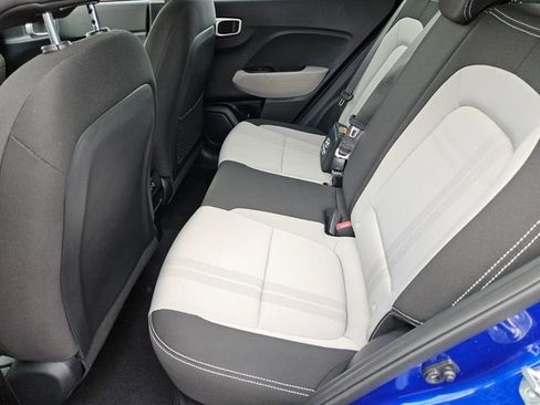 Used 2024 Hyundai Venue SEL image 10