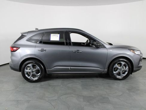 Used 2023 Ford Escape ST-Line FWD image 11