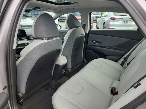 Used 2024 Hyundai Elantra Limited FWD image 9