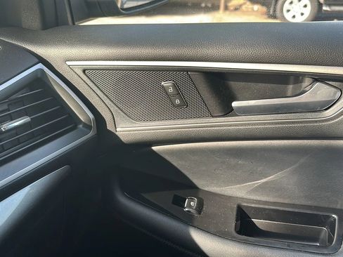 Used 2019 Ford Edge SEL w/ Equipment Group 201A FWD image 41