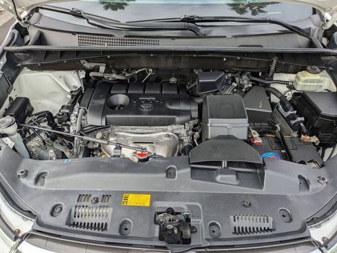 Used 2015 Toyota Highlander LE image 23