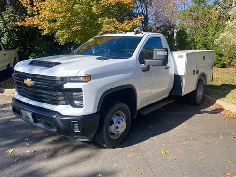 Used 2024 Chevrolet Silverado 3500 W/T w/ WT Convenience Package image 3
