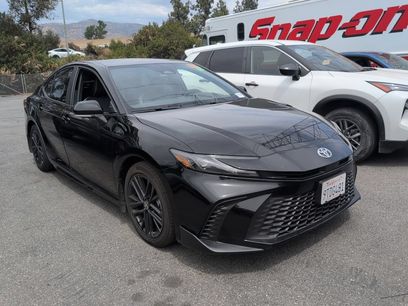 Used 2025 Toyota Camry SE w/ Multimedia Upgrade Package