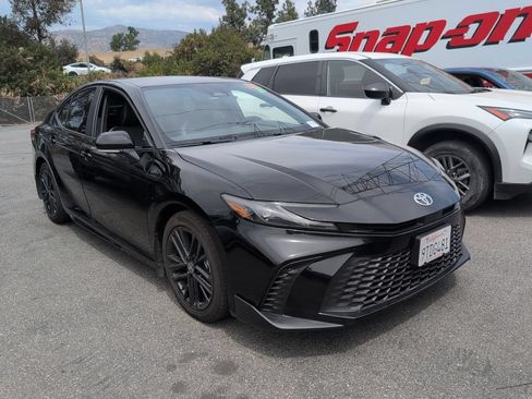 Used 2025 Toyota Camry SE w/ Multimedia Upgrade Package FWD image 1