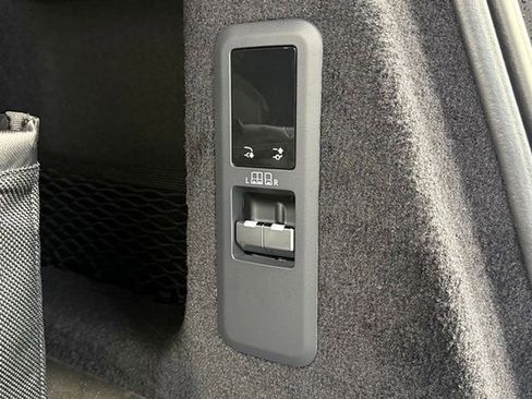 Used 2026 Land Rover Range Rover Sport SE AWD/4WD image 20