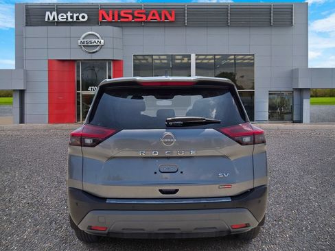 Used 2023 Nissan Rogue SV FWD image 5