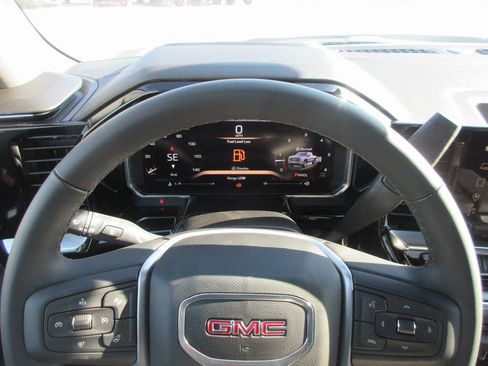 New 2026 GMC Sierra 1500 SLE image 18