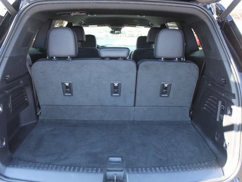 Used 2024 GMC Acadia Denali image 8