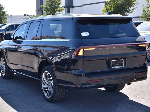New 2025 Lincoln Navigator L Reserve image 9