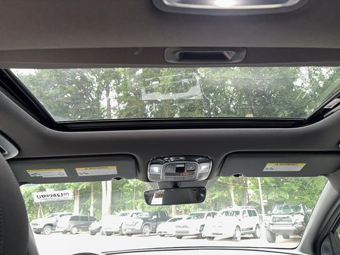 Used 2022 Hyundai Santa Cruz SEL Premium image 11