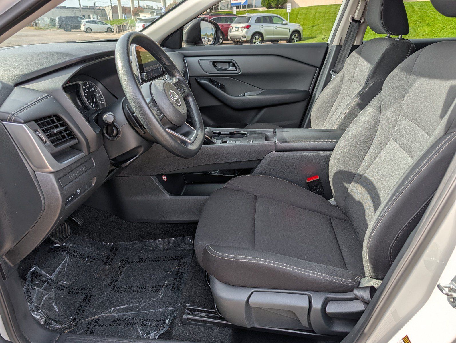 Used 2024 Nissan Rogue S FWD image 12