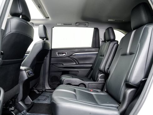 Used 2018 Toyota Highlander SE AWD/4WD image 22