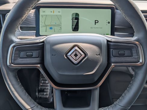 Used 2024 Rivian R1S Adventure AWD/4WD image 25