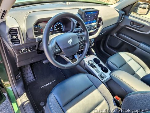 Used 2024 Ford Bronco Sport Outer Banks w/ Tech Package AWD/4WD image 8