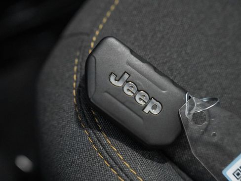 Used 2024 Jeep Wrangler Unlimited Sport AWD/4WD image 38