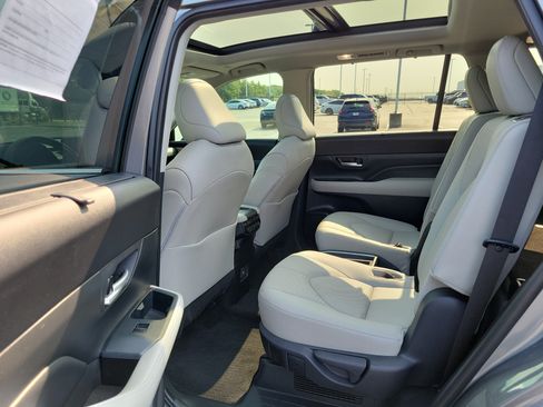 Certified 2025 Toyota Grand Highlander AWD Hybrid image 14