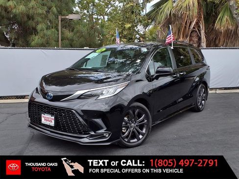 Certified 2024 Toyota Sienna XSE w/ XSE Plus Package FWD image 1