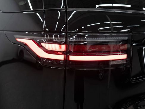 Used 2023 Land Rover Discovery S R-Dynamic image 55