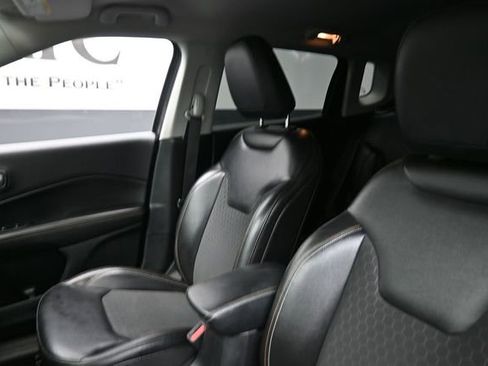 Used 2018 Jeep Compass Latitude w/ Popular Equipment Group AWD/4WD image 17