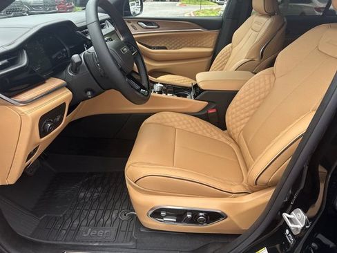 New 2026 Jeep Grand Cherokee Summit AWD/4WD image 9