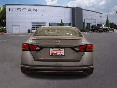 Used 2024 Nissan Altima 2.5 S FWD image 3