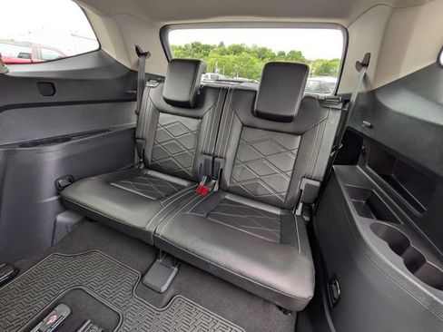 Used 2024 Volkswagen Atlas SE AWD/4WD image 17