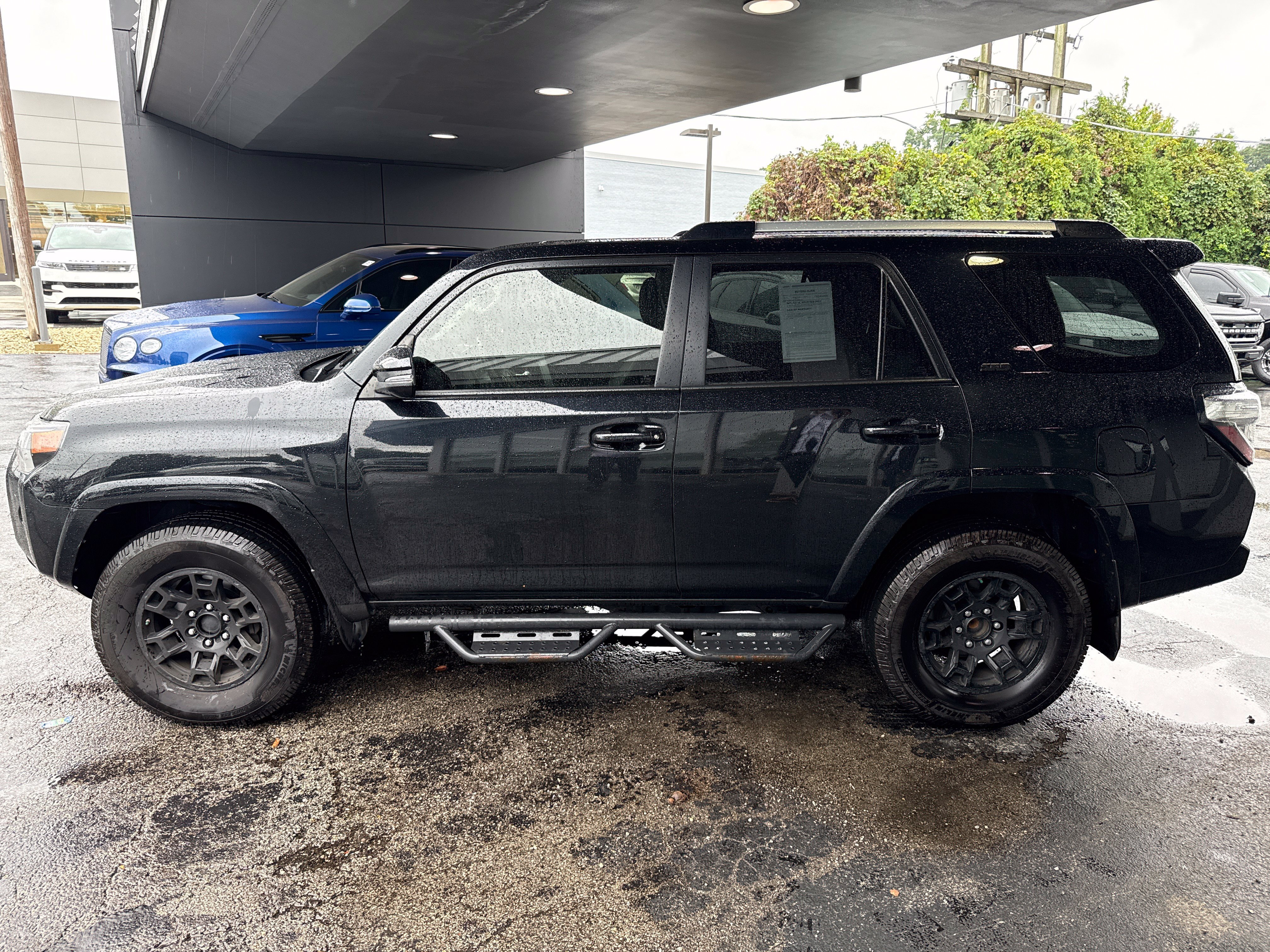 Used 2022 Toyota 4Runner SR5 Premium w/ Moonroof Package AWD/4WD image 2